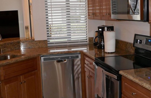 Cypress Lake Condo | Charming Condo in awesome location for shopping, dining, entertainment, beach