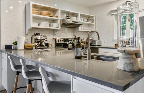 Mont-Tremblant House | Charming Condo with Mont Tremblant and Lake Views