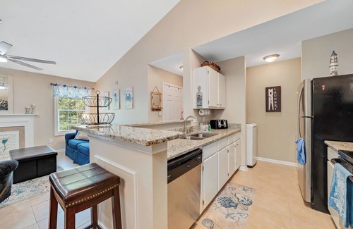 Gulf Shores Condo | Charming Condo With Luxe Amenities Less Than 10 Minutes From the Beach