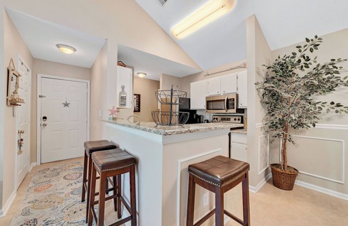 Gulf Shores Condo | Charming Condo With Luxe Amenities Less Than 10 Minutes From the Beach