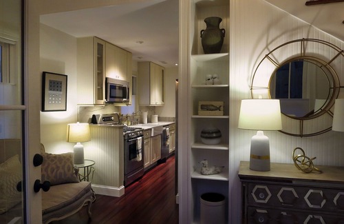 Mount Pleasant Cottage | Charming cottage apartment