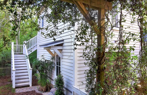 Mount Pleasant Cottage | Charming cottage apartment