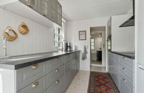 Fjellerup House | Charming Cottage Close To The Beach