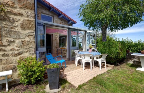Marols Cottage | Charming cottage in Marols with Wifi, garden and terrace