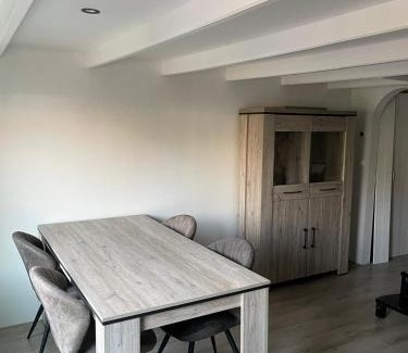 Opperdoes Apartment | Charming cottage in the village