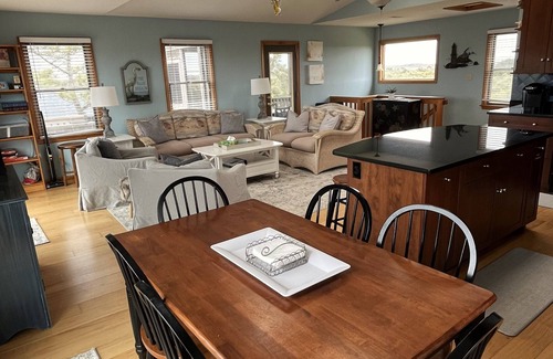 South Nags Head Cottage | Charming Cottage, South Nags Head, 5 min walk to the beach