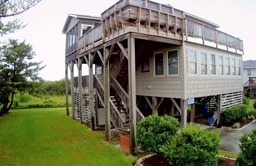 South Nags Head Cottage | Charming Cottage, South Nags Head, 5 min walk to the beach