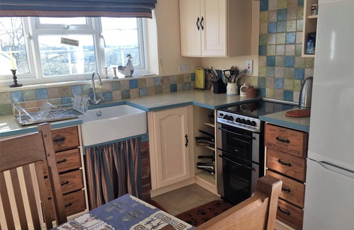 Hoarwithy Cottage | Charming Cottage With Stunning Views Over Wye Valley, perfect for Wye fishermen