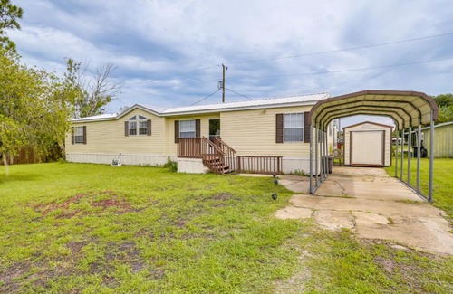 Fruitland House | Charming Crescent City Home Near Lakes!