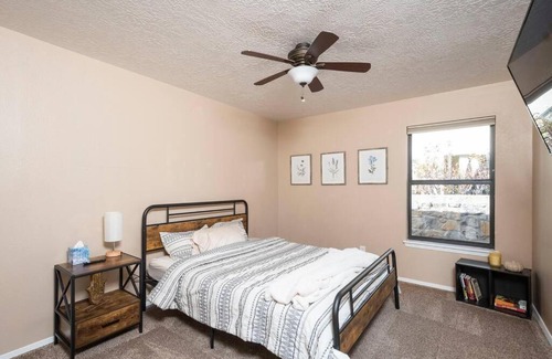 Mesilla Park House | Charming desert oasis with pool!