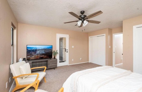 Mesilla Park House | Charming desert oasis with pool!