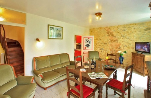 Calviac-en-Perigord Cottage | Charming Dordogne Home with Pool, Scenic Views & Family Amenities