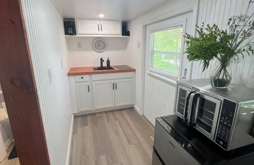 Saint Elmo Cottage | Charming double lofted boathouse with private lake