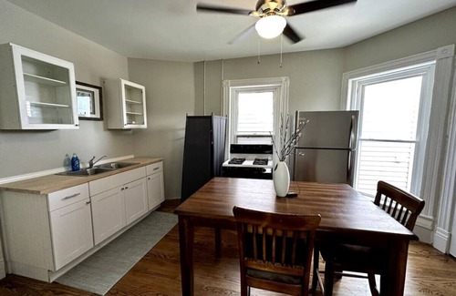 South Louisville Apartment | Charming Duplex Near Churchill & UofL Unit B