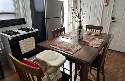 South Louisville Apartment | Charming Duplex Near Churchill & UofL Unit B