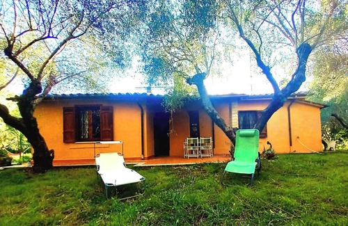 Lake Bracciano Apartment | Charming escape in the green, a short walk from the lake – pets welcome