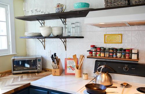 Rensselaerville House | Charming farmhouse retreat w fire pit and fully stocked kitchen