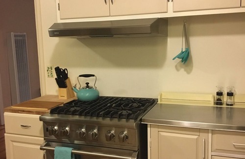 Seaside House | Charming Fifties-Style cottagen30 days minimum stays only