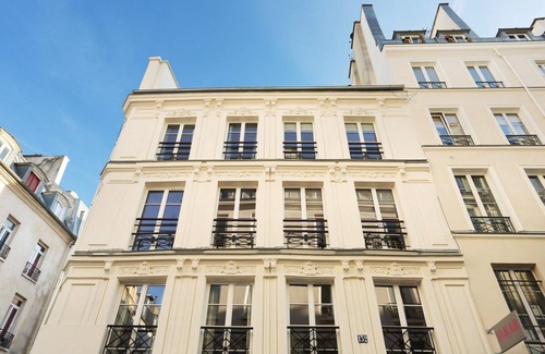 Strasbourg -Saint-Denis Apartment | Charming Flat in the Center of Paris