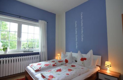 Langewiesen Apartment | Charming Forest Escape for Two, cleaning included