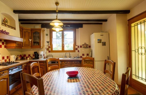 Blis-et-Born Cottage | Charming Village House with Fireplace, Wi-Fi & Bikes Close to Périgueux