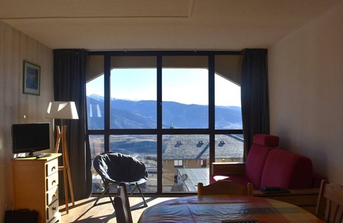 Font-Romeu-Odeillo-Via Apartment | Charming 2-room cabin in central Font-Romeu, parking included