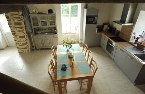 Saint-Calais-du-Desert Cottage | Charming Countryside Getaway-3BR, Fireplace, Fibre WiFi, Near River & Trails