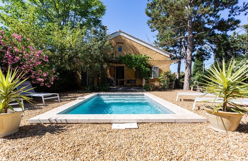 St.-Remy-de-Provence Villa | Charming villa with swimming pool close to the center of St Rémy de Provence 4-6