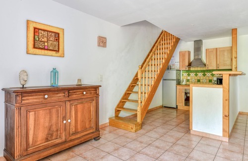 Fabrezan House | Charming gite, heated pool, in a winegrowing estate 30 minutes from the sea.