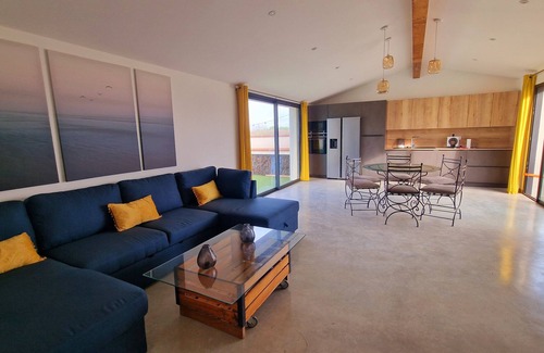 Montauban House | Charming gîte in the Montalbannes countryside.