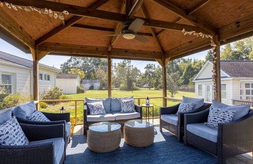 Deltaville Cottage | Charming Guest Cottage on Jackson Creek w/kayaks and bikes available!