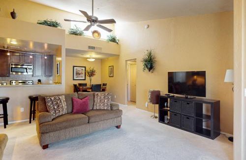 North Scottsdale Apartment | Charming Hideaway