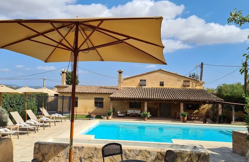 San Martin Sarroca Villa | Charming holiday house surrounded by vineyards 60km from Barcelona for groups