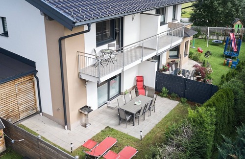 Goldegg House | Charming Holiday Home in Goldegg - Weng near Schloss Goldegg