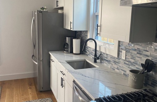 Bridgeport House | Charming Home in Seaside