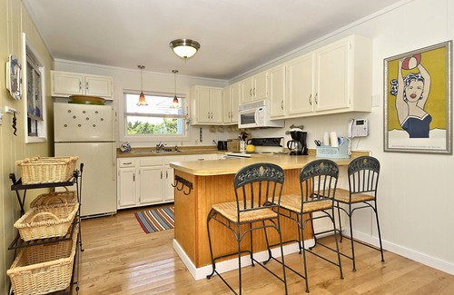 Salvo Cottage | Charming home on quiet street, pool & spa. Perfect review scores, no junk fees