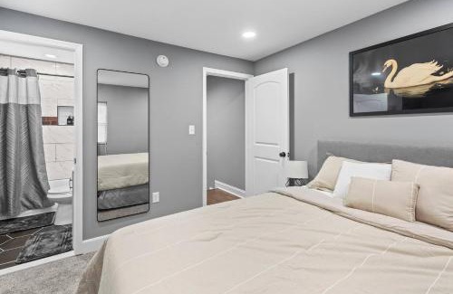 Downtown Baltimore House | Charming Home Parking, Sleeps 10, Wfh Space