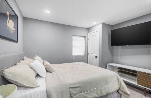 Downtown Baltimore House | Charming Home Parking, Sleeps 10, Wfh Space