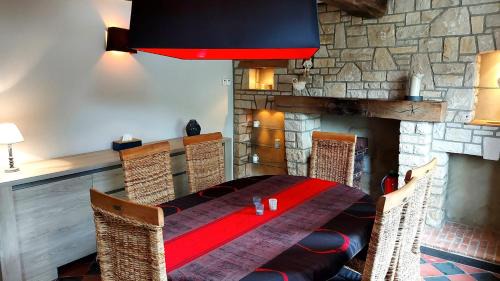 Eprave House | Charming House & Garden in Rochefort - Boules & Terraceb