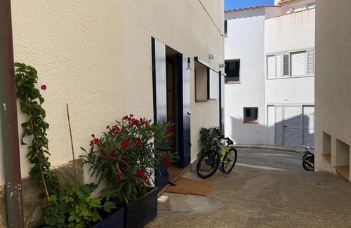 Port de la Selva Apartment | charming house in downtown El Port de la Selva