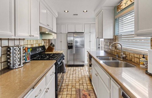 South Mission Beach House | Charming House on Quiet South Mission Beach Court