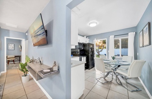 Poiciana Park II Villa | Charming House with Fenced Yard - Great Location