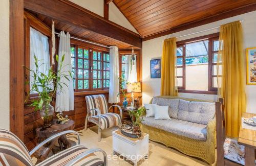 Barra Velha House | Charming house with BBQ by the sea MON0099