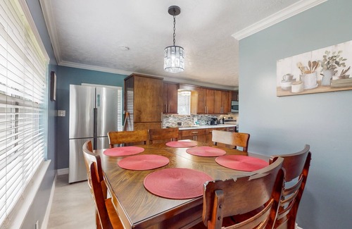 Porter House | Charming house with enclosed backyard, Hammock and W/D