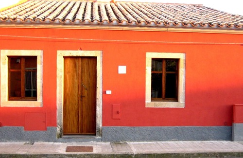 Riola Sardo House | Charming house with beautiful garden, close to the beach. Free WiFi!