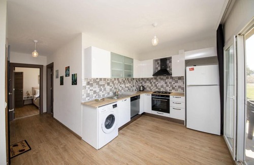 Milas Villa | Charming House with Shared Pool in Milas