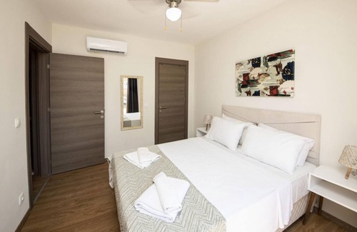 Milas Villa | Charming House With Shared Pool in Milas