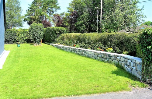 Claregalway Cottage | Charming Irish Country Cottage