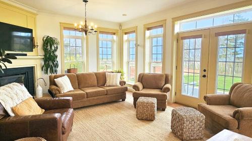 Princetown House | Charming Island Getaway