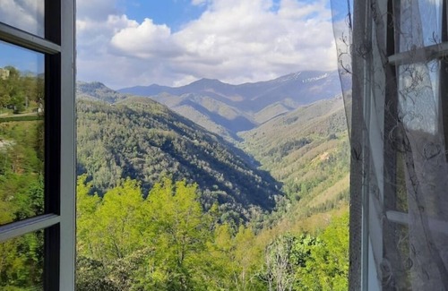 Coreglia Antelminelli House | Charming Oasis in Tuscany: Historic Spaces with Private Jacuzzi